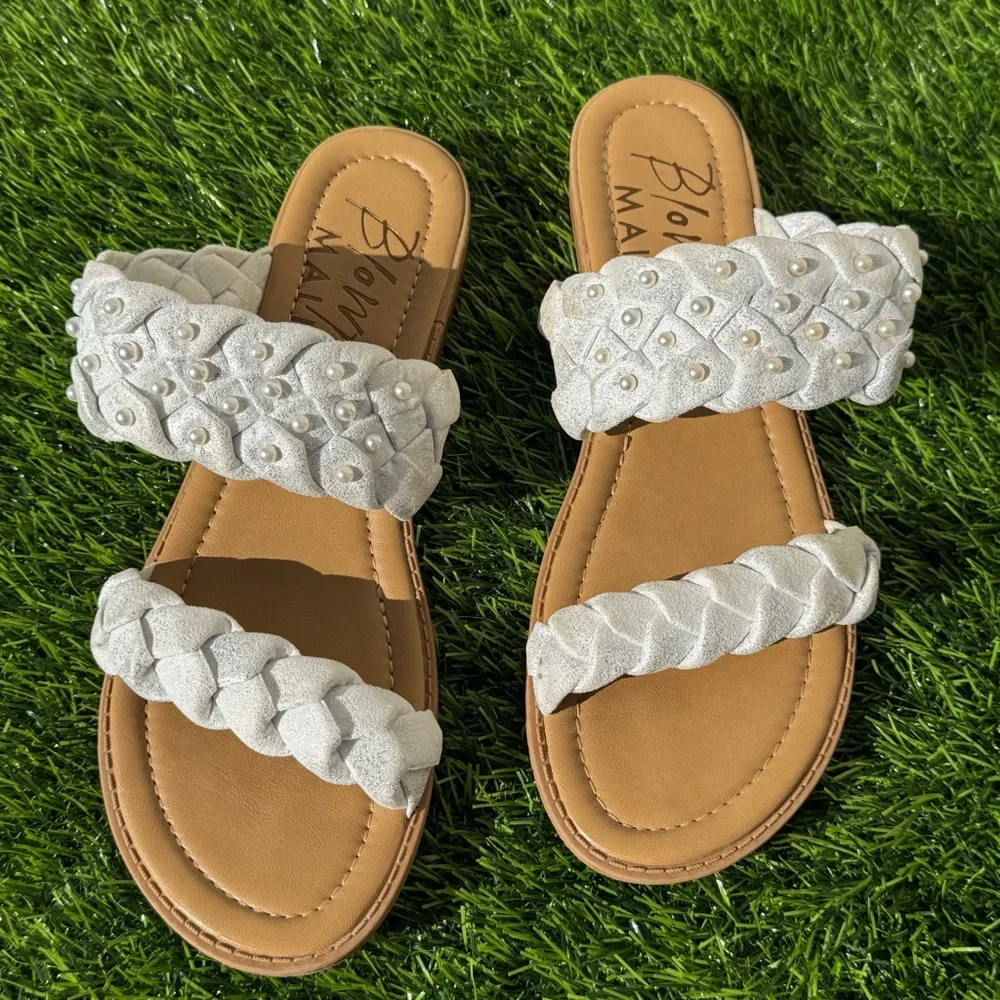 Blowfish Malibu Wisher Women’s 9M Metallic White Braided Pearl Slide Sandals
